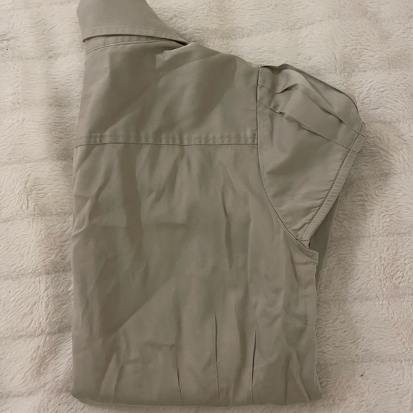 Fitted short sleeves banana republic button up top - Picture 4 of 4